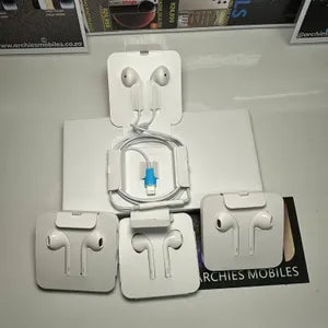 Apple EarPods with Lightning Connector - Earphones